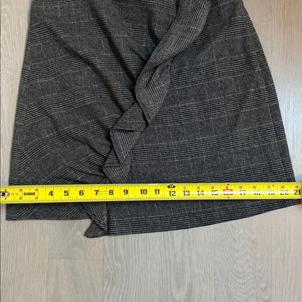 BP Gray Plaid Mini Skirt w/ asym ruffle, EUC,Sz M - Picture 8 of 9